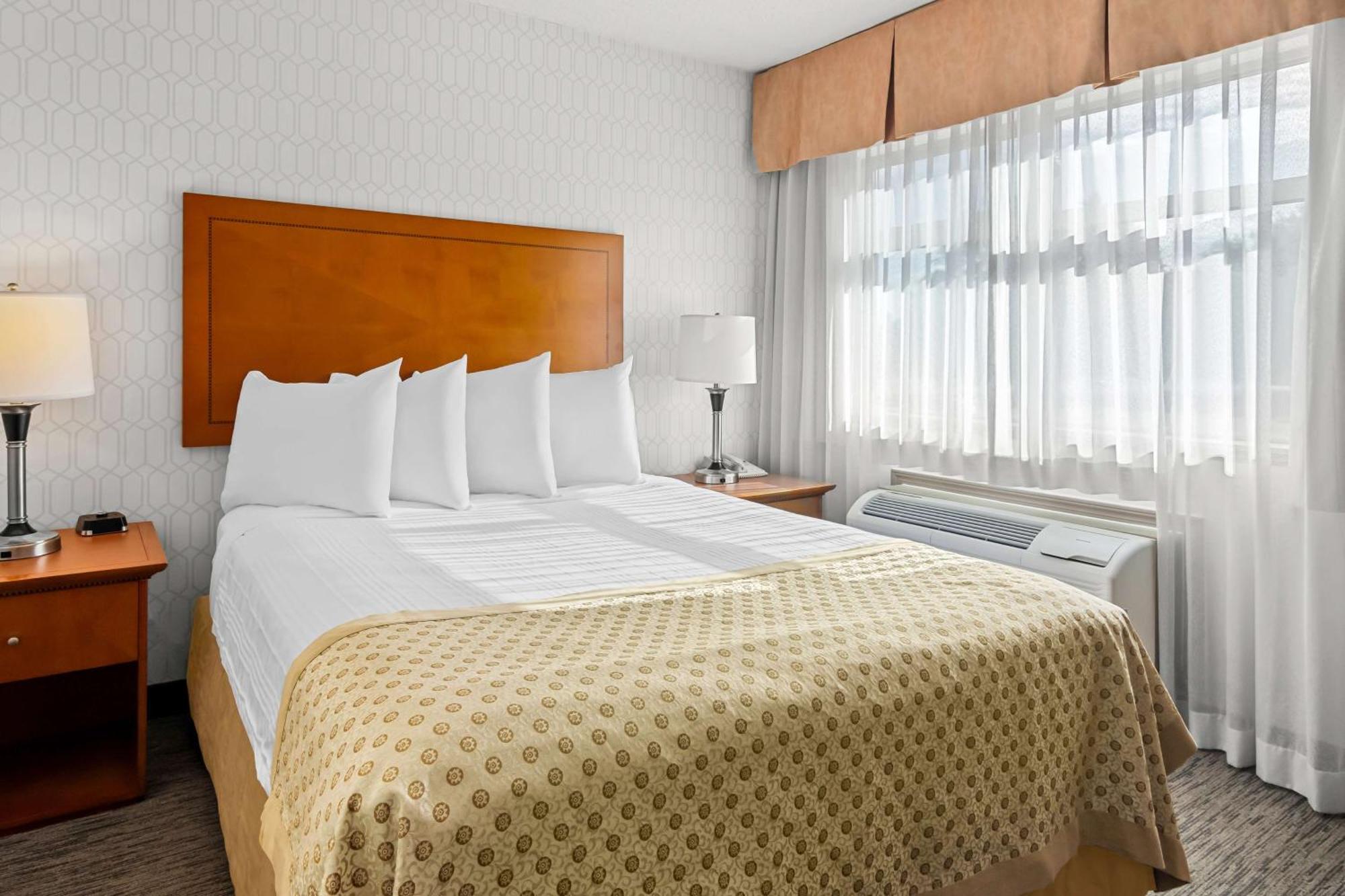 Best Western Plus Langley Inn Bagian luar foto