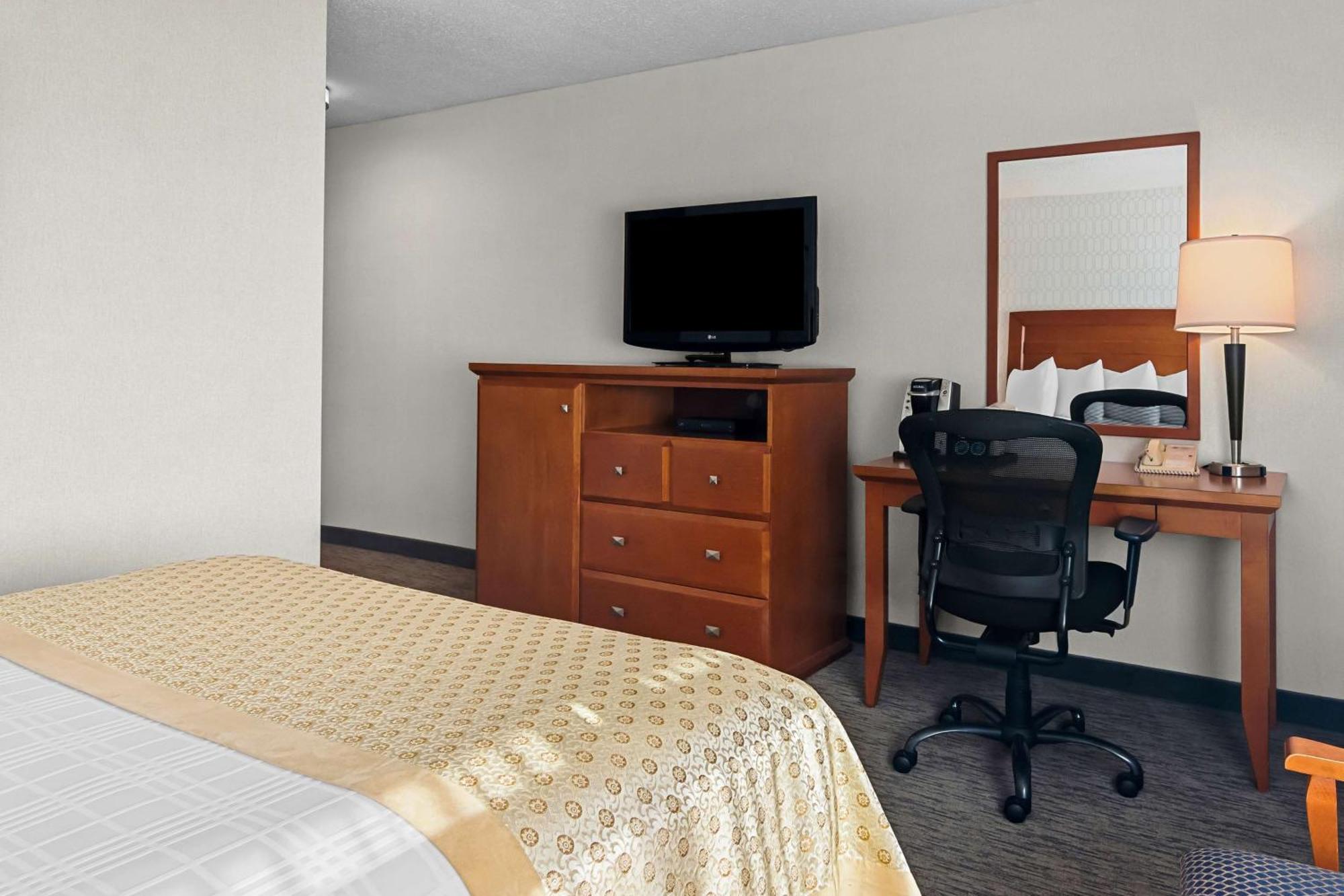 Best Western Plus Langley Inn Bagian luar foto