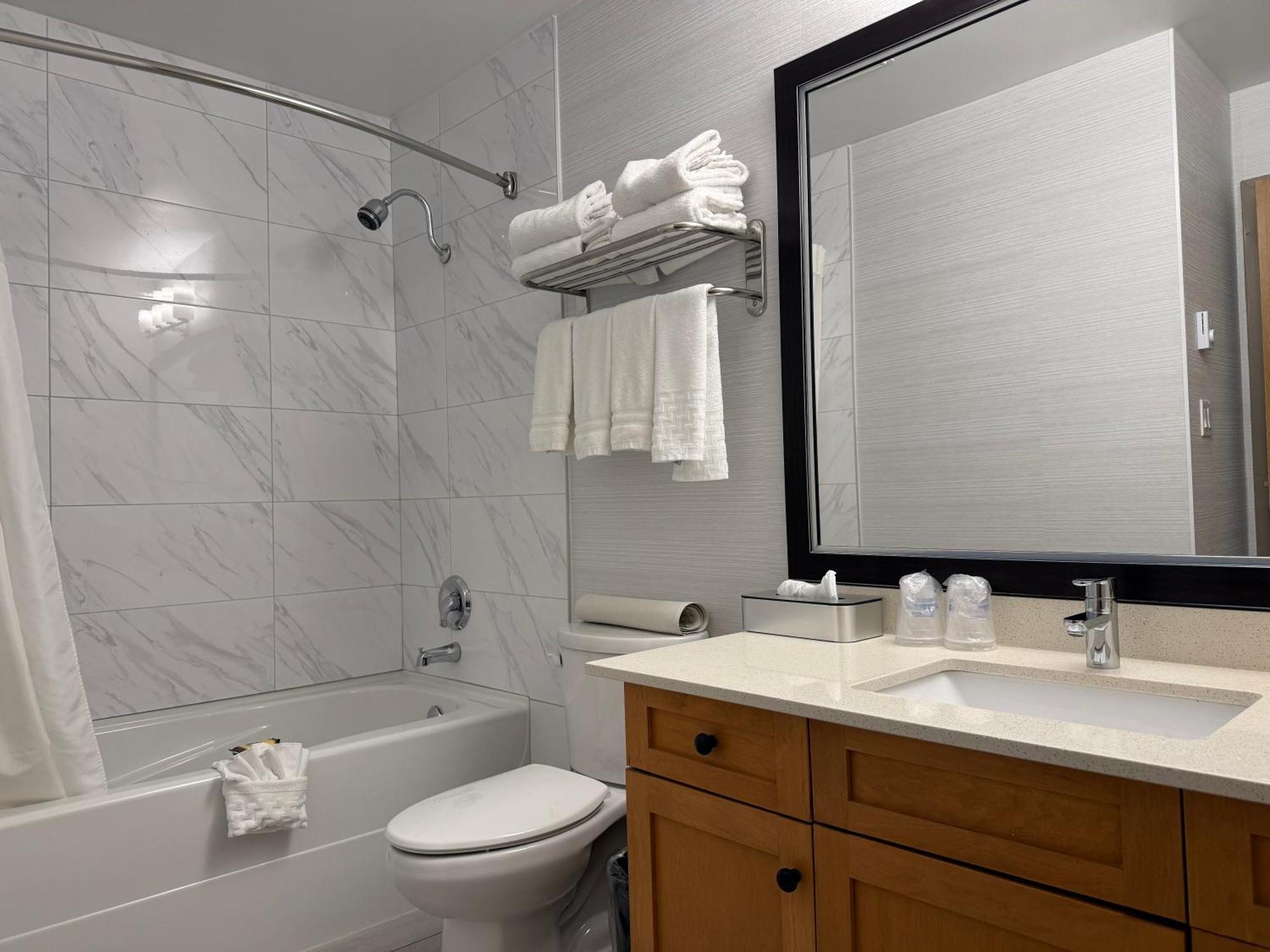 Best Western Plus Langley Inn Bagian luar foto