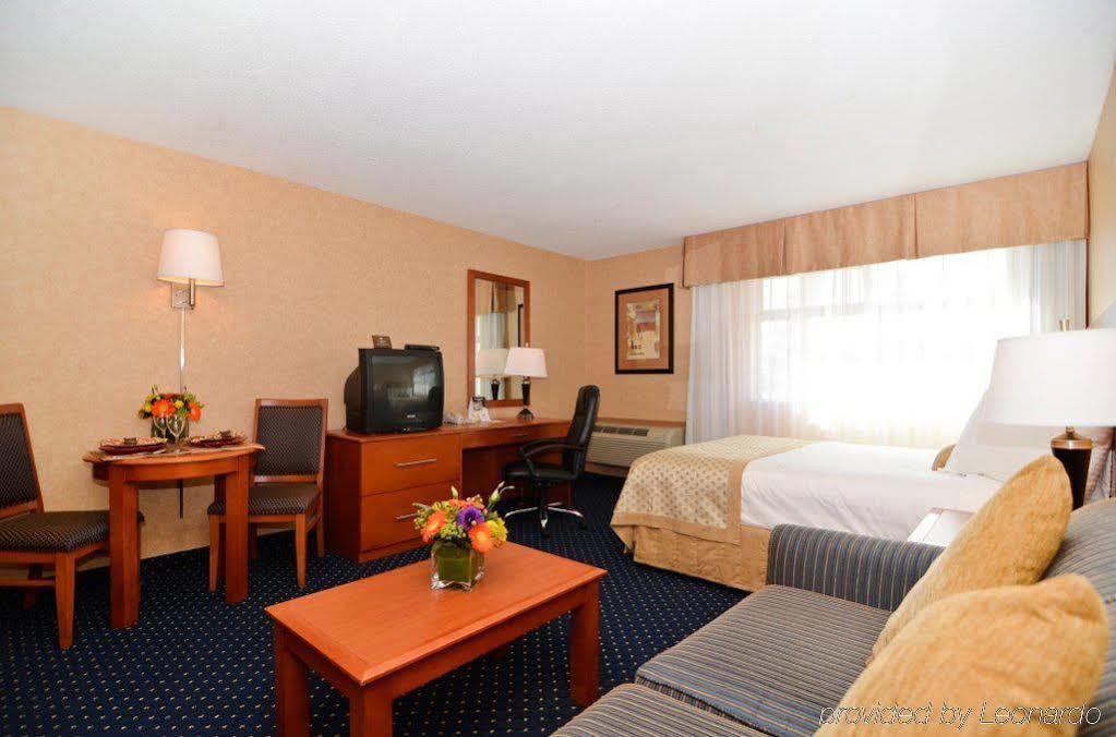 Best Western Plus Langley Inn Bagian luar foto